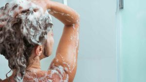 Was Sie über Detergenzien noch nicht wissen? Womit sollen Sie sich die Haare waschen?