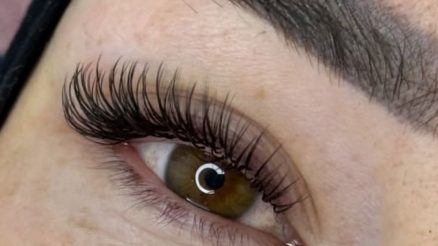 Die besten Sets für die Wimpernverlängerung zu Hause