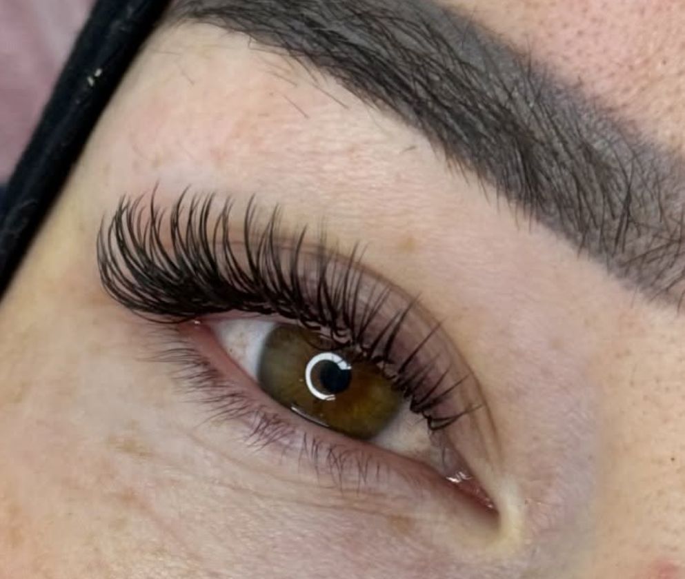 Die besten Sets für die Wimpernverlängerung zu Hause